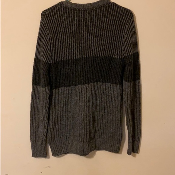 H&M Sweater - Picture 3 of 4